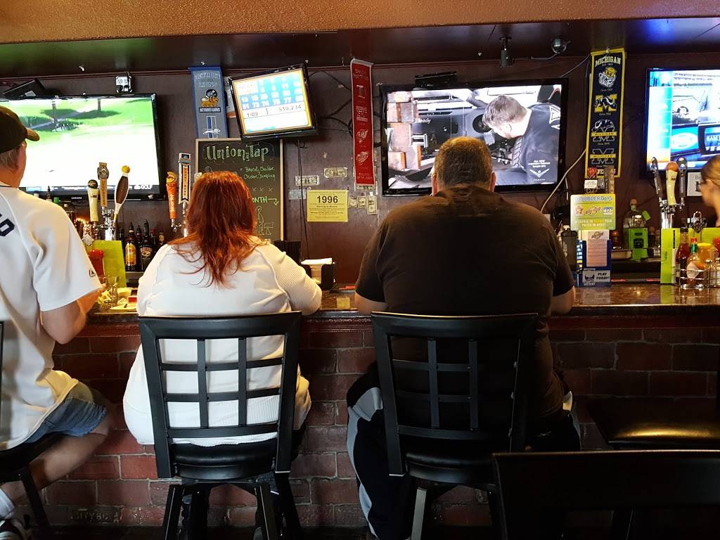 Union Lake Tap | restaurant | 7760 Cooley Lake Rd, Waterford Twp, MI 48327, USA | 2483630400 OR +1 248-363-0400