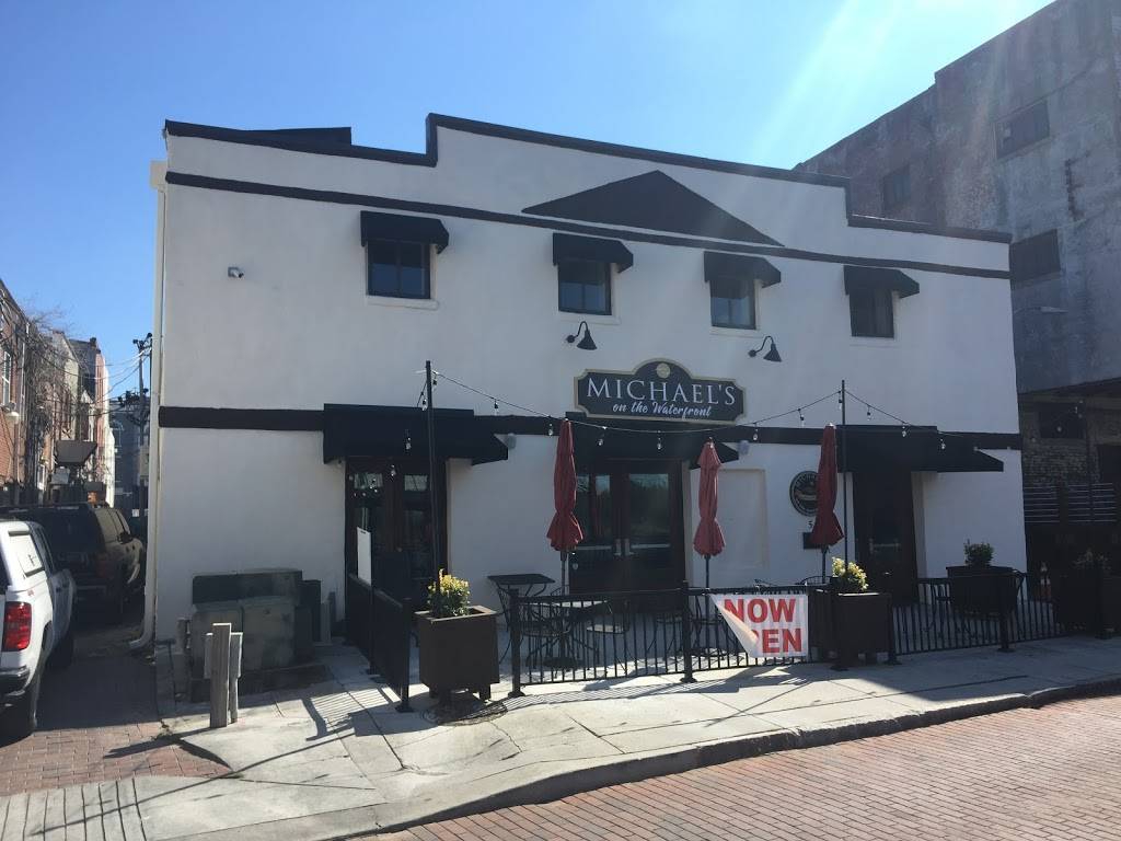 Michaels on the Waterfront | restaurant | 5 S Water St, Wilmington, NC 28401, USA | 9107694252 OR +1 910-769-4252