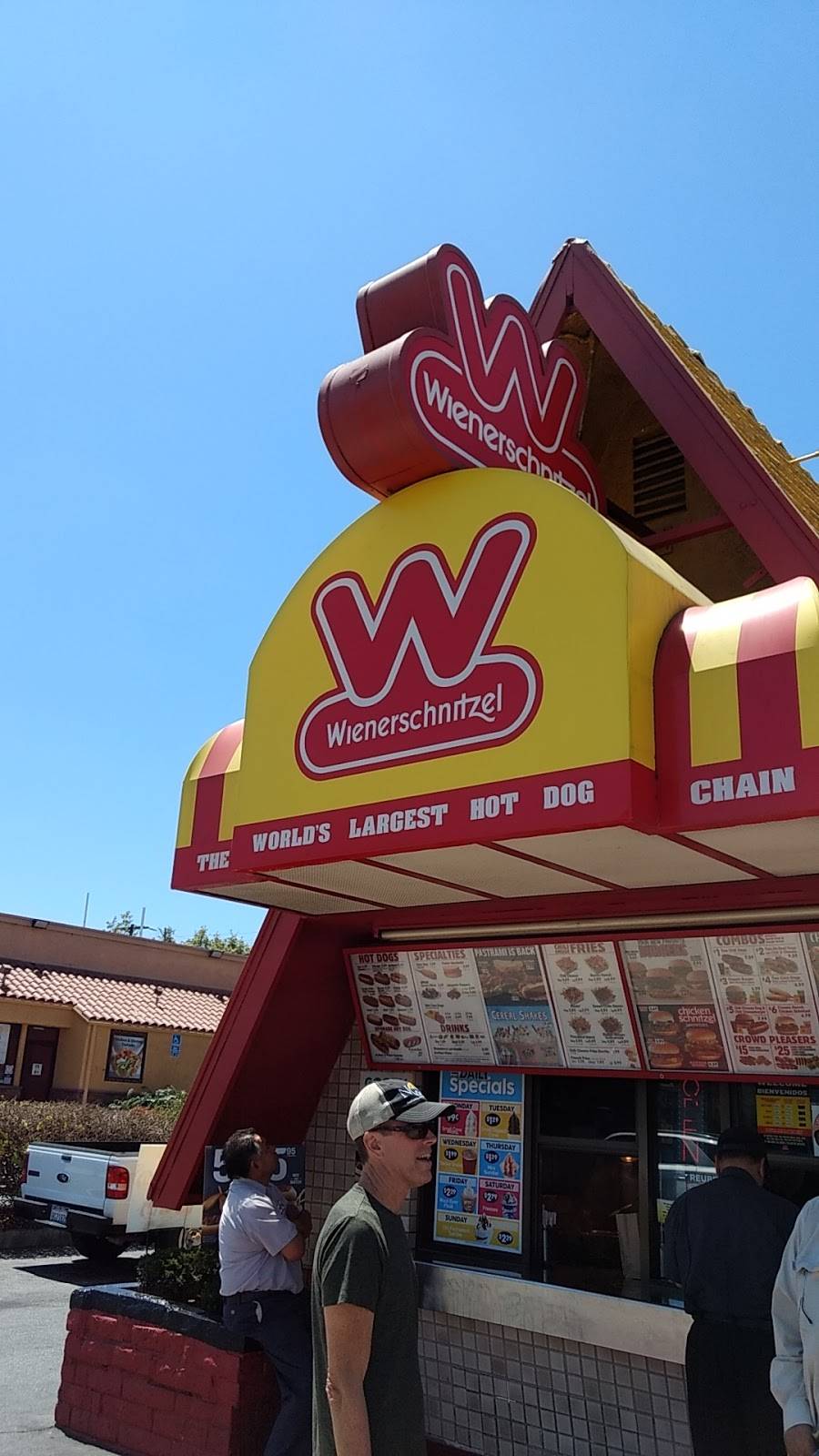 Wienerschnitzel | restaurant | 1951 Harbor Blvd, Costa Mesa, CA 92626, USA | 9496315181 OR +1 949-631-5181