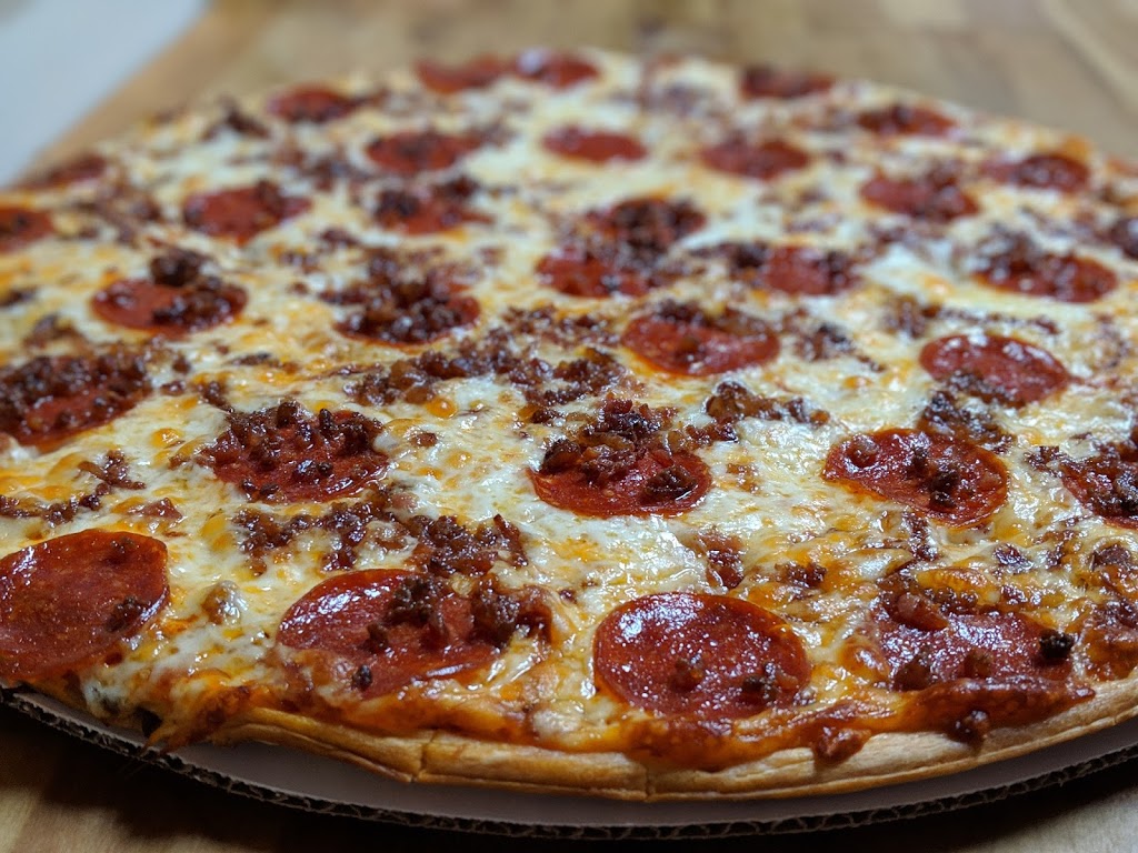 Lancer Lanes | restaurant | 3203 6th St SW, Cedar Rapids, IA 52404, USA | 3193641506 OR +1 319-364-1506