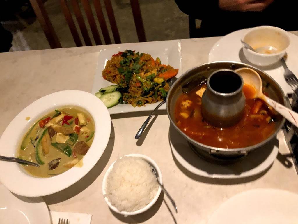 Arayas Place | restaurant | 5240 University Way NE, Seattle, WA 98105, USA | 2065244332 OR +1 206-524-4332