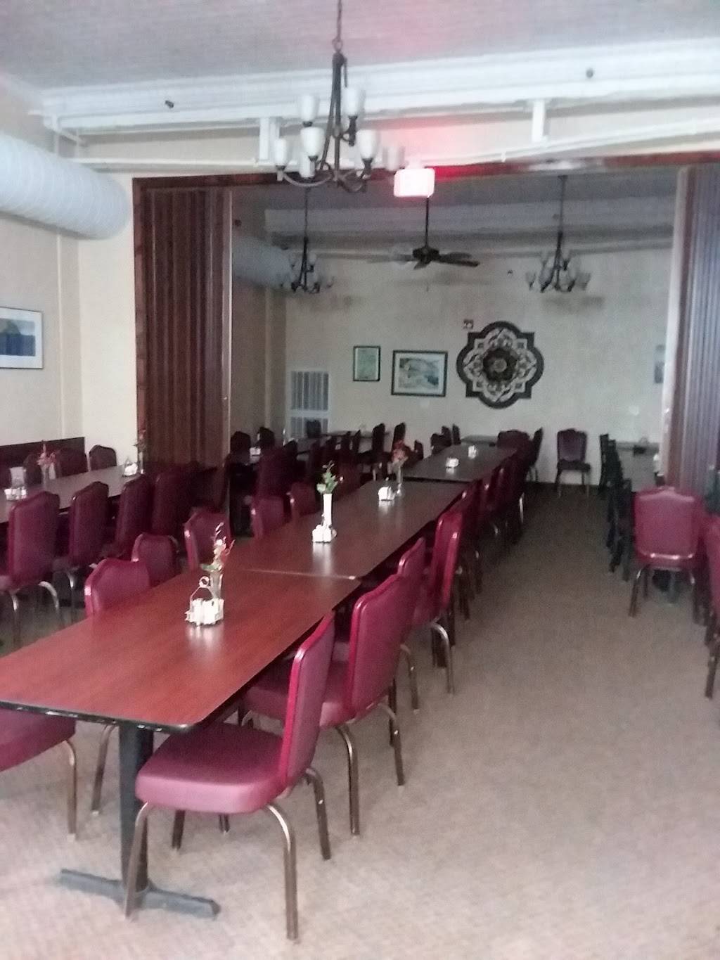 Gus & Tonys Town House Cafe | restaurant | 149-101 E Plum St, West Union, IA 52175, USA | 5634229500 OR +1 563-422-9500