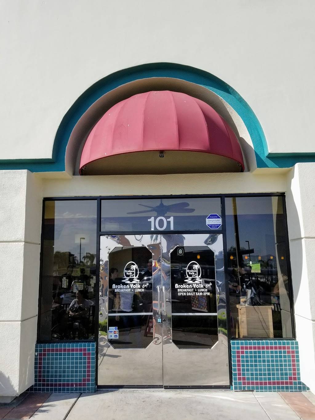 The Broken Yolk Cafe | restaurant | 1501 Rimpau Ave #101, Corona, CA 92881, USA | 9515309655 OR +1 951-530-9655