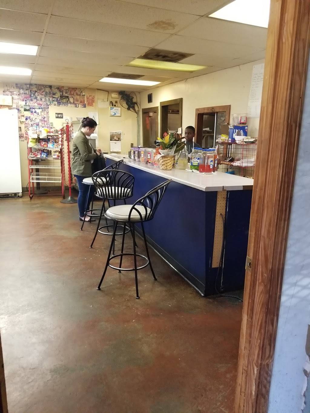 Bud Snack Bar | restaurant | 1176 Flagg Ave, Tunica, MS 38676, USA | 6623637999 OR +1 662-363-7999