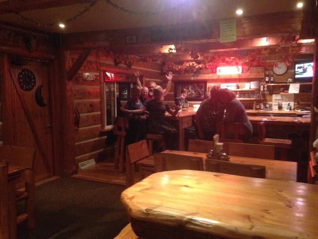 Riverview Inn | restaurant | 3172 N Riverside Dr, Saukville, WI 53080, USA | 2622840411 OR +1 262-284-0411