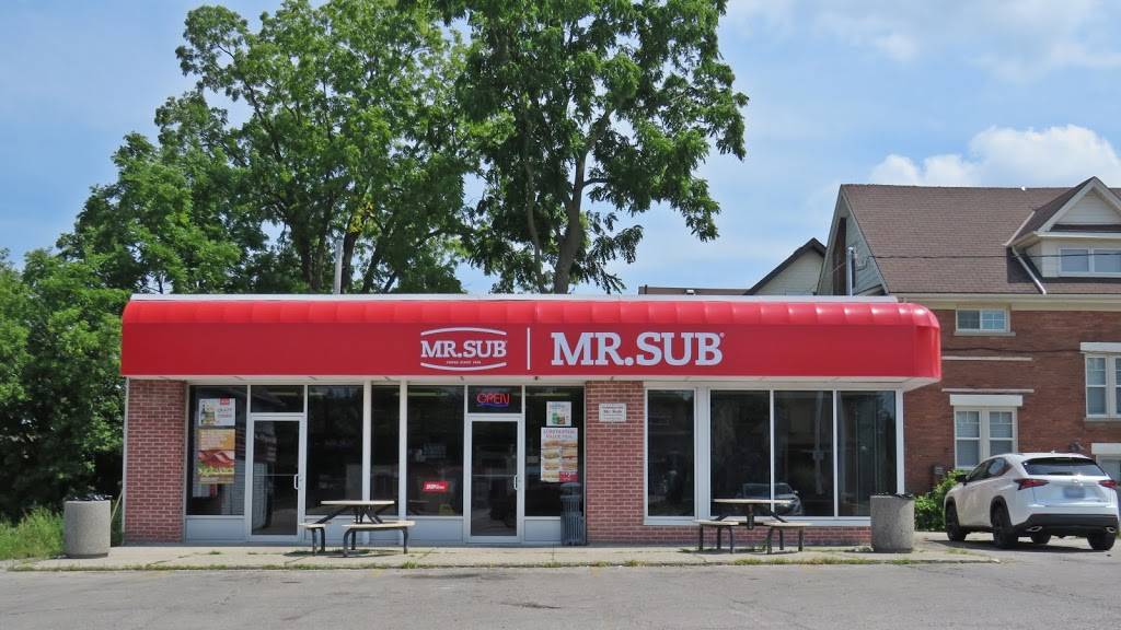 Mr.Sub | restaurant | 102 King St N, Waterloo, ON N2J 2X6, Canada | 5198847313 OR +1 519-884-7313