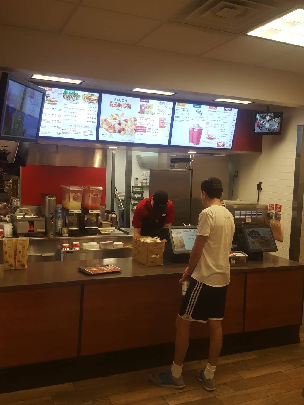 Wendys | restaurant | 4101 E 136th Ave, Thornton, CO 80602, USA | 3032527733 OR +1 303-252-7733