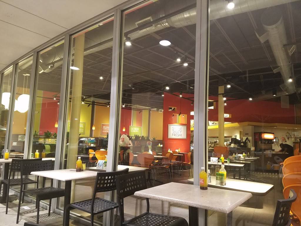 Zoës Kitchen | restaurant | 12850 Memorial Dr Ste 1120, Houston, TX 77024, USA | 7139848804 OR +1 713-984-8804