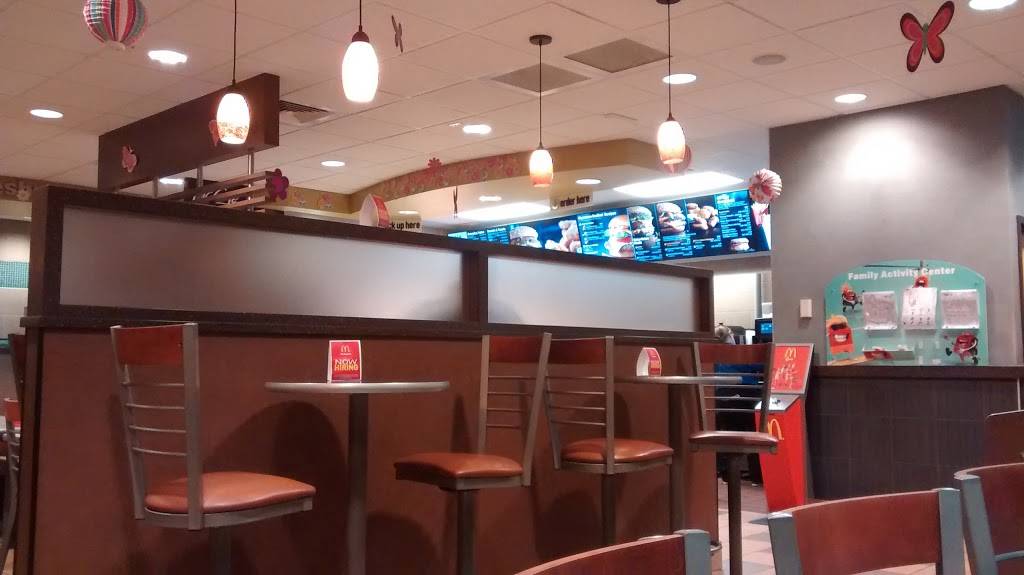 McDonalds | cafe | 8 Main St, Gray, ME 04039, USA | 2076576300 OR +1 207-657-6300