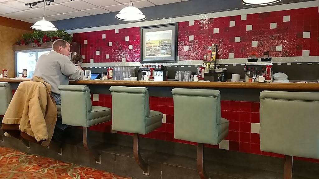 Crossroads Family Restaurant | restaurant | 4643 Pottsville Pike, Reading, PA 19605, USA | 6109269002 OR +1 610-926-9002