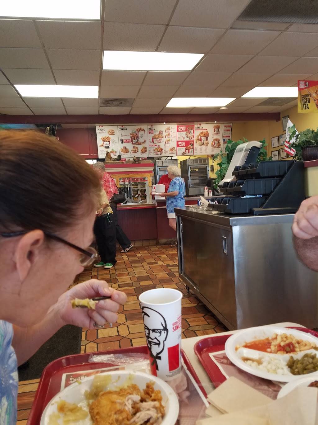 KFC | meal takeaway | 1254 US-431, Boaz, AL 35957, USA | 2565933331 OR +1 256-593-3331