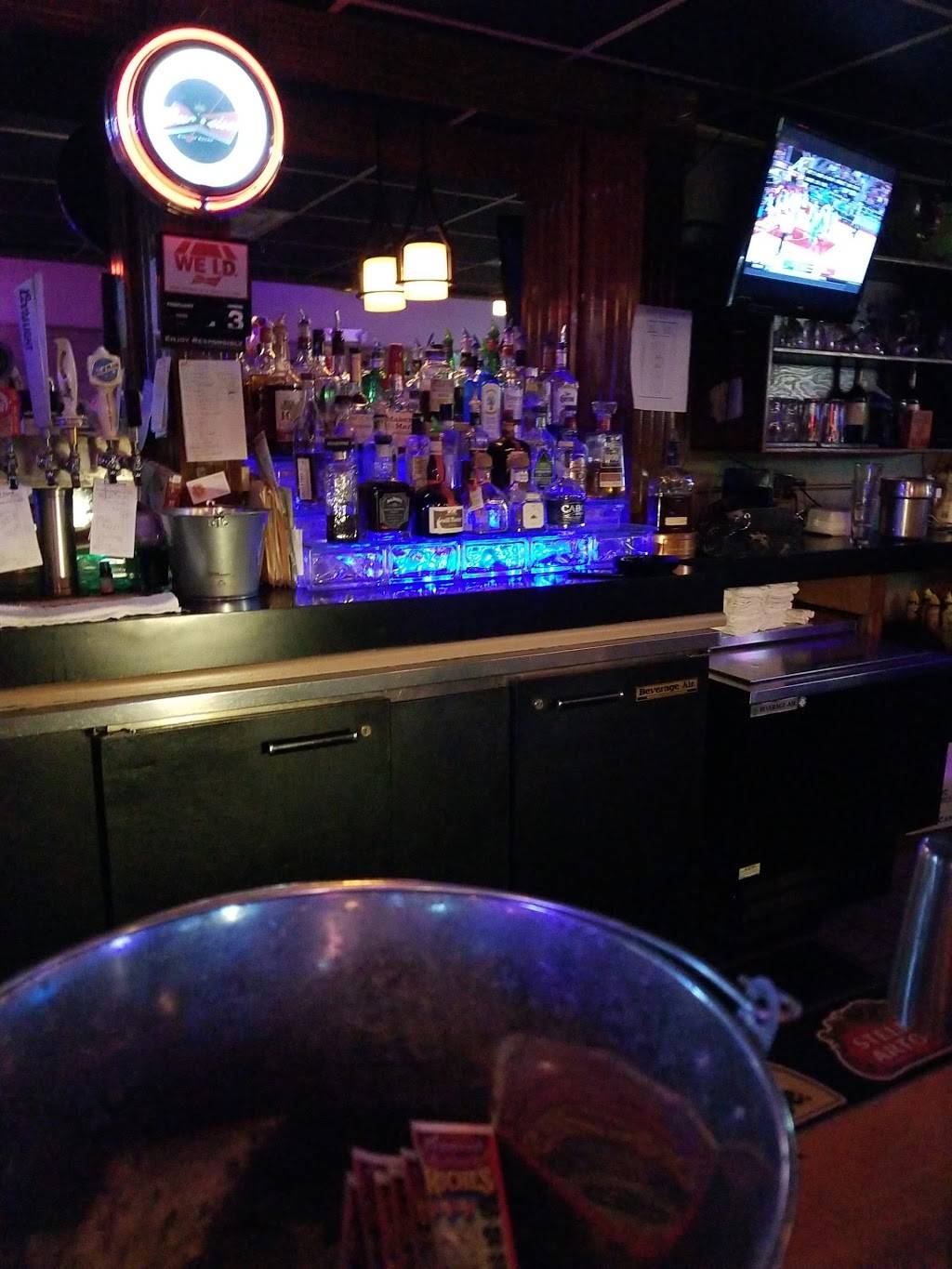 Corner Pocket Tavern | restaurant | 100 E Toledo St, Fremont, IN 46737, USA | 2604959255 OR +1 260-495-9255