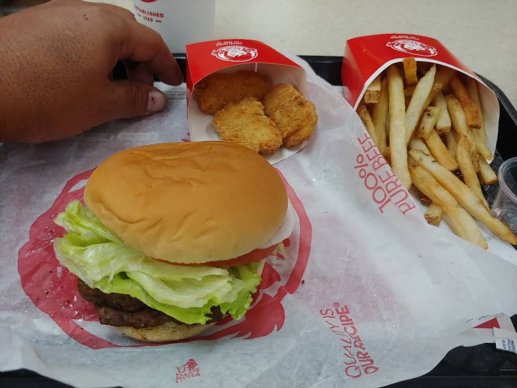 Wendys | restaurant | 13530 SW 152nd St, Miami, FL 33177, USA | 3052516787 OR +1 305-251-6787