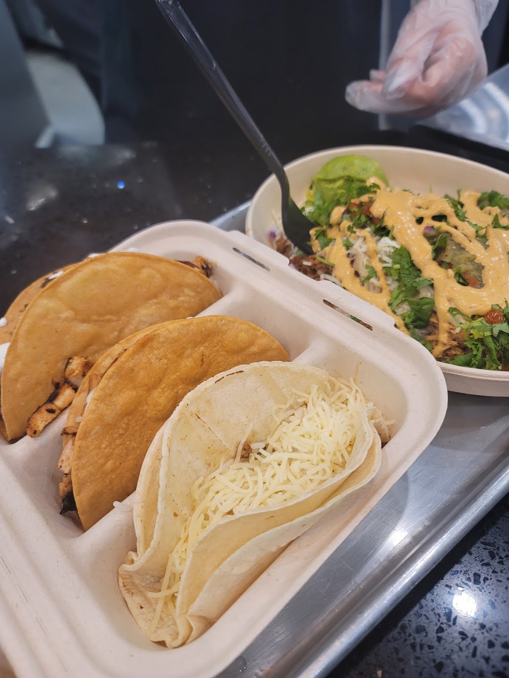 Guac Time | restaurant | 412 S Broadway, Hicksville, NY 11801, USA | 5164652042 OR +1 516-465-2042