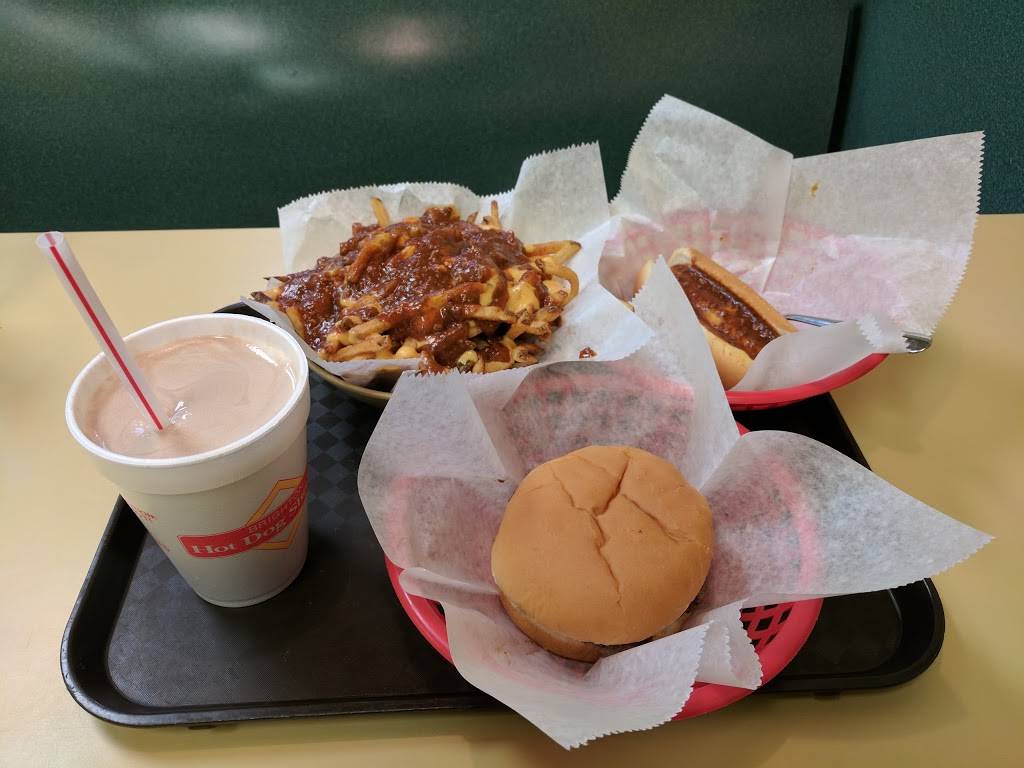 Brighton Hot Dog Shoppe | restaurant | 5990 University Blvd, Moon, PA 15108, USA | 4122999212 OR +1 412-299-9212