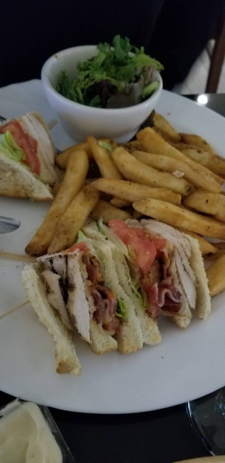 Jardins Le Pavillon | restaurant | 7700 Chemin de la Côte-de-Liesse, Saint-Laurent, QC H4T 1E7, Canada | 5147317821 OR +1 514-731-7821