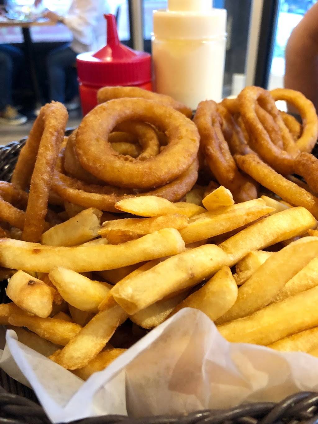 Da Bologna Restaurant Pizzeria | restaurant | 5185 Rue de Charleroi, Montréal-Nord, QC H1G 3A2, Canada | 5143218361 OR +1 514-321-8361