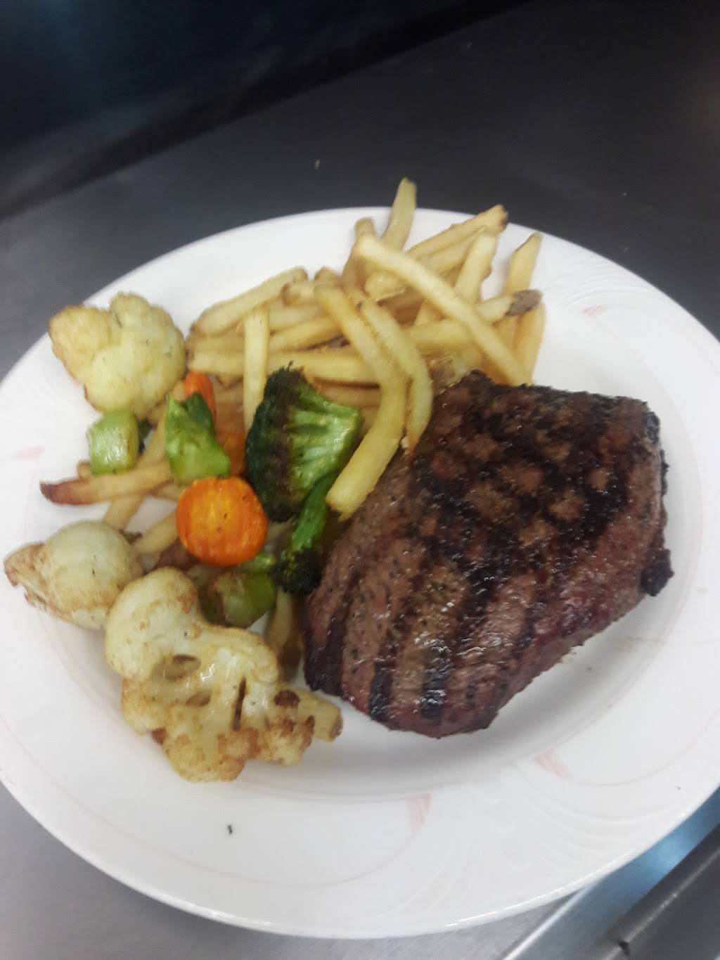 Bull Shed Bar & Grill | restaurant | 2400 Camino Del Rio Ct, Bakersfield, CA 93308, USA | 6616340720 OR +1 661-634-0720