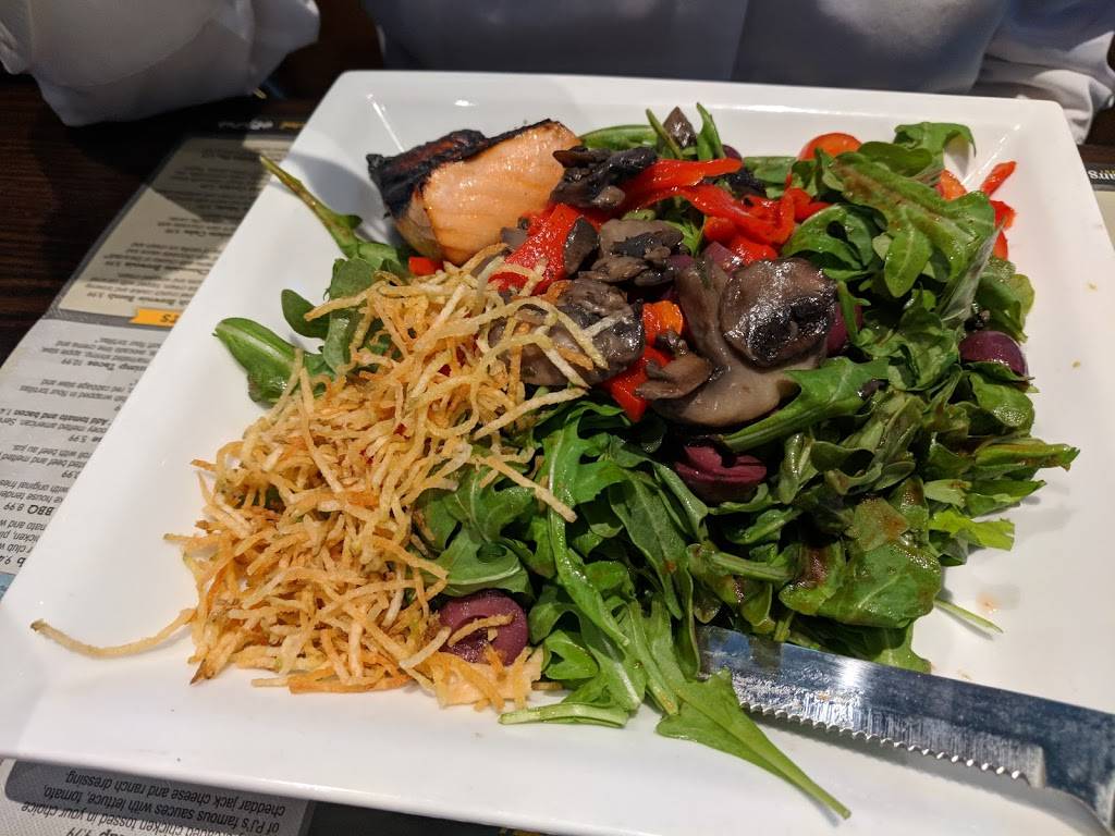 P.J. Whelihans Pub + Restaurant [Newtown Square] | restaurant | 4803 West Chester Pike, Newtown Square, PA 19073, USA | 6108484100 OR +1 610-848-4100