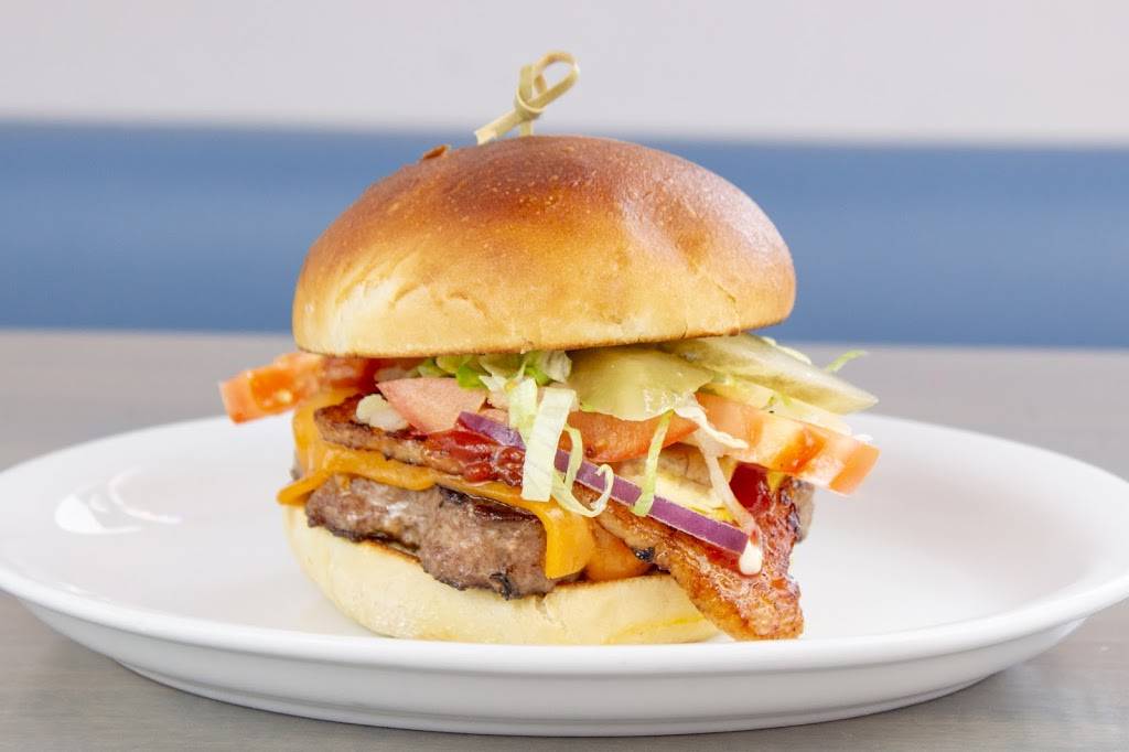 LITTLE GYROS GREEK GRILL (BRESLAU) | restaurant | 10 Townsend Dr, Breslau, ON N0B 1M0, Canada | 5196484976 OR +1 519-648-4976