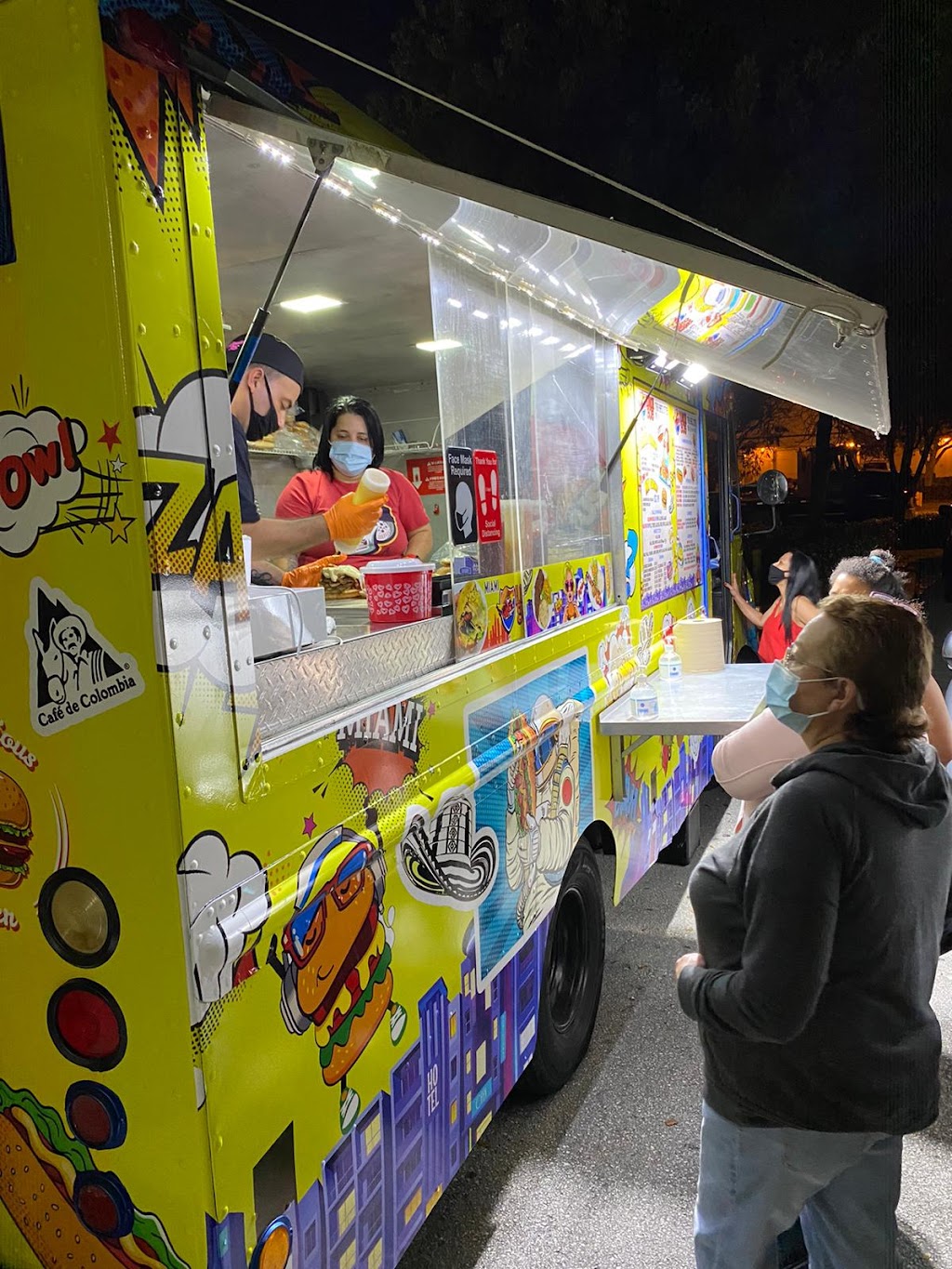 El Parche 305 | restaurant | 5921 NW 176th St bay 11, Hialeah, FL 33015, USA | 7866633705 OR +1 786-663-3705