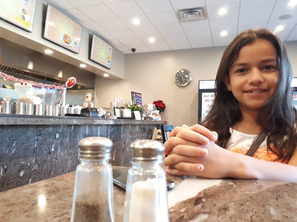 Babbaz Grill | restaurant | 3001 Dougall Ave, Windsor, ON N9E 0A2, Canada | 5199669839 OR +1 519-966-9839