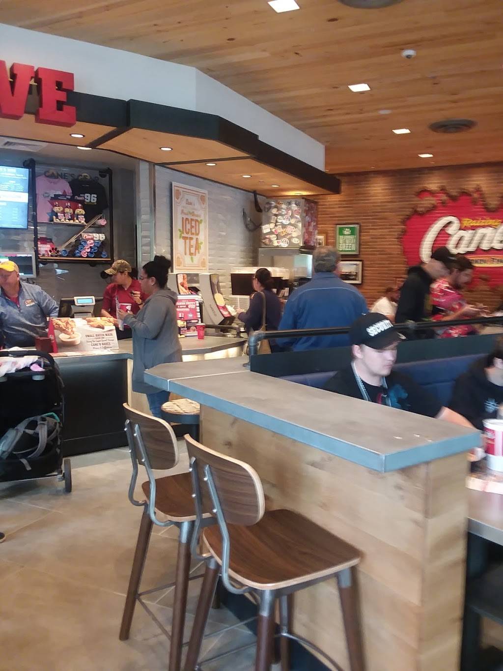 Raising Canes Chicken Fingers | meal takeaway | 40390 Margarita Rd, Temecula, CA 92591, USA | 9515872308 OR +1 951-587-2308