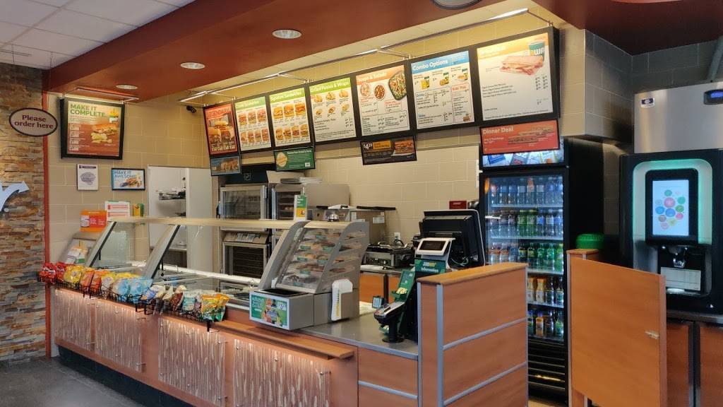Subway | restaurant | Credit Valley Town Plaza, 6065 Creditview Rd Unit 105E, Mississauga, ON L5V 2A8, Canada | 9058149101 OR +1 905-814-9101