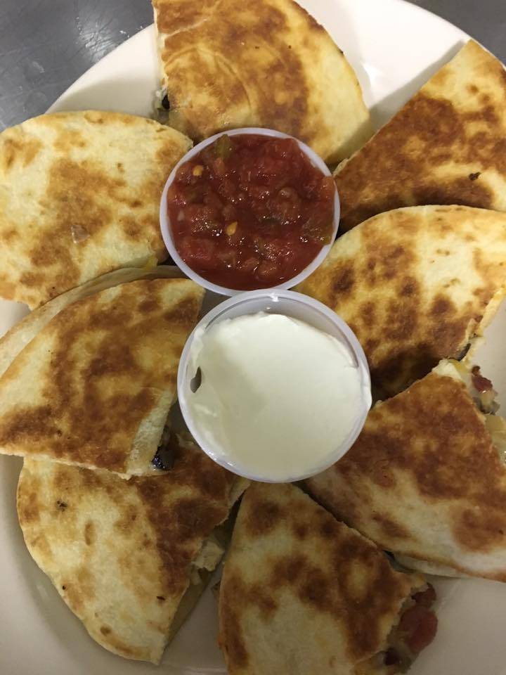 Son Chasers Social Club | restaurant | 218 E Amelia St, Cassville, WI 53806, USA | 6087259200 OR +1 608-725-9200