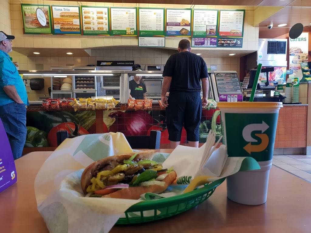Subway Restaurants | restaurant | Point Loma Market Place, 955 Catalina Blvd #105, San Diego, CA 92106, USA | 6192555486 OR +1 619-255-5486