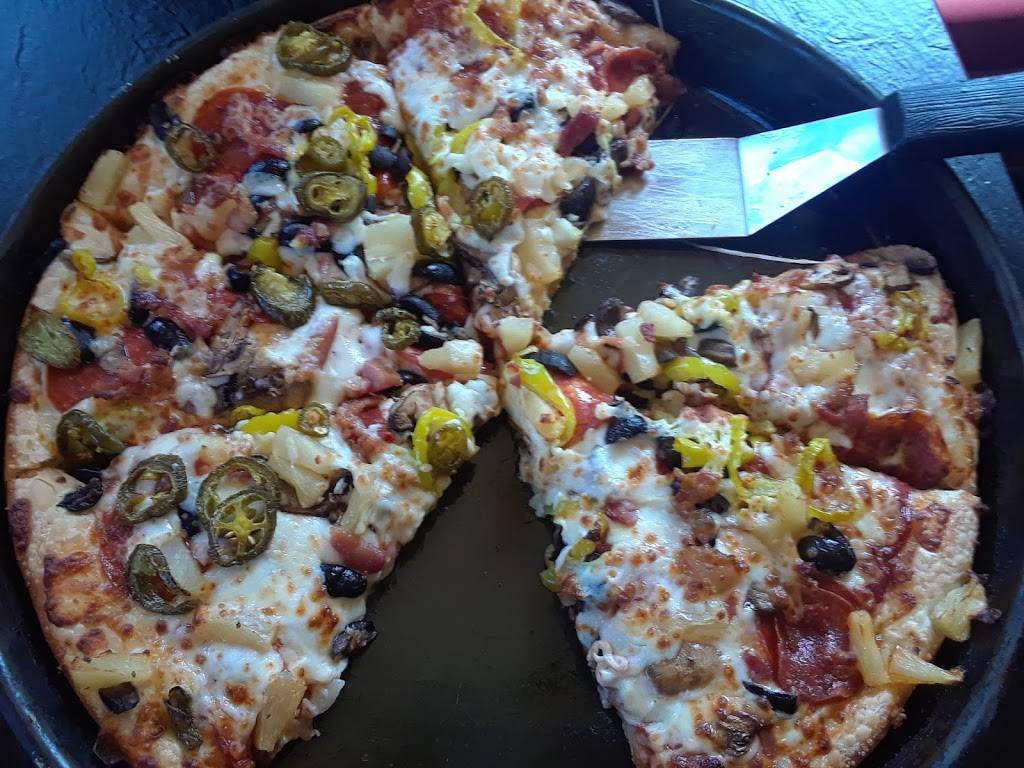 Pizza Hut | meal takeaway | 1501 Fairmont Ave, Fairmont, WV 26554, USA | 3043665566 OR +1 304-366-5566