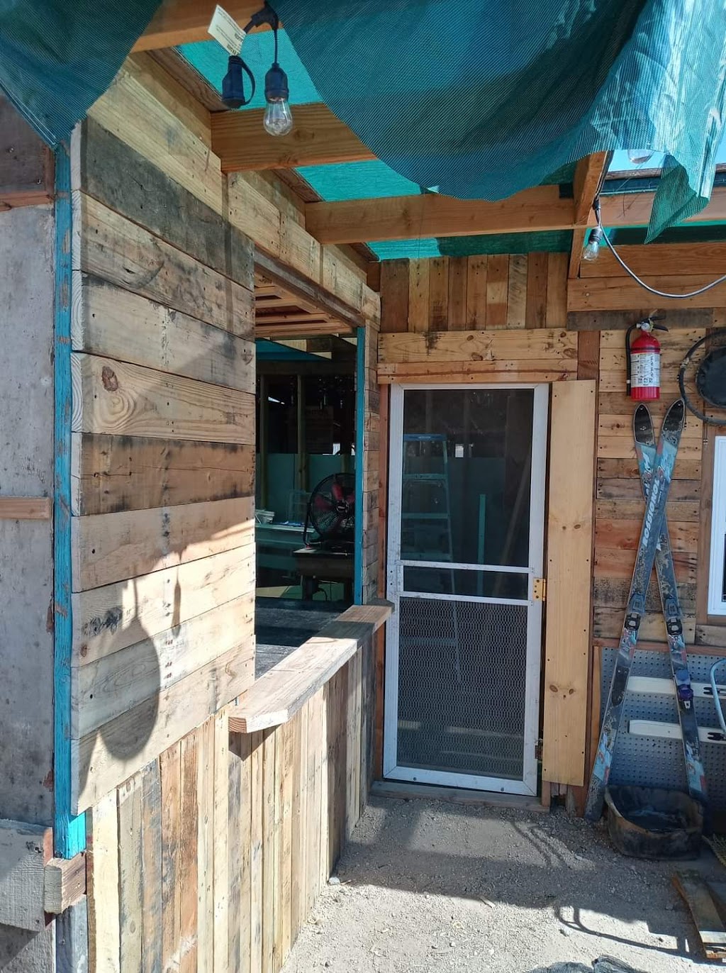 California Ponderosa | night club | Coachella Canal Rd, Calipatria, CA 92233, USA | 7609257724 OR +1 760-925-7724