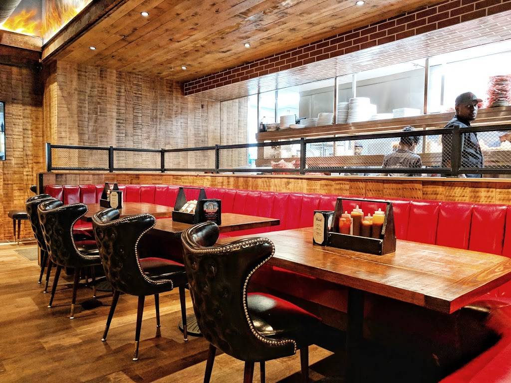 Guy Fieris Smokehouse | restaurant | 333 Waterside Dr #103, Norfolk, VA 23510, USA | 7572332918 OR +1 757-233-2918