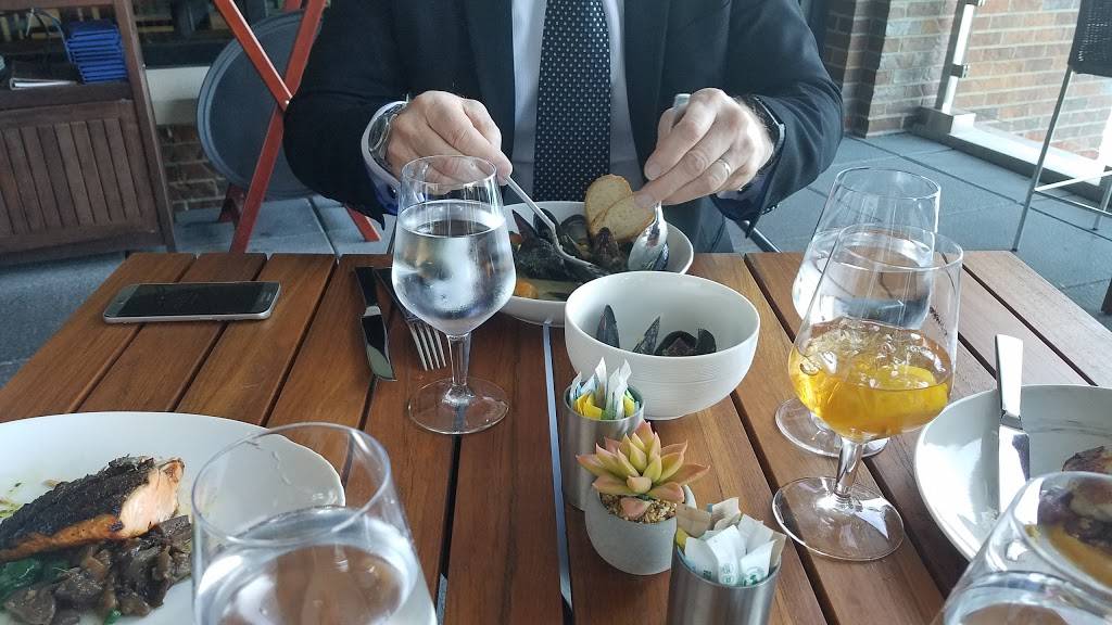 Waters Table | restaurant | 1053 Lake Washington Blvd N, Renton, WA 98056, USA | 4252072240 OR +1 425-207-2240