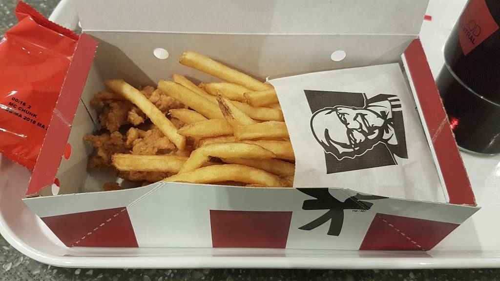 KFC | meal delivery | 100 City Centre Dr, Mississauga, ON L5B 2C9, Canada | 9052764222 OR +1 905-276-4222