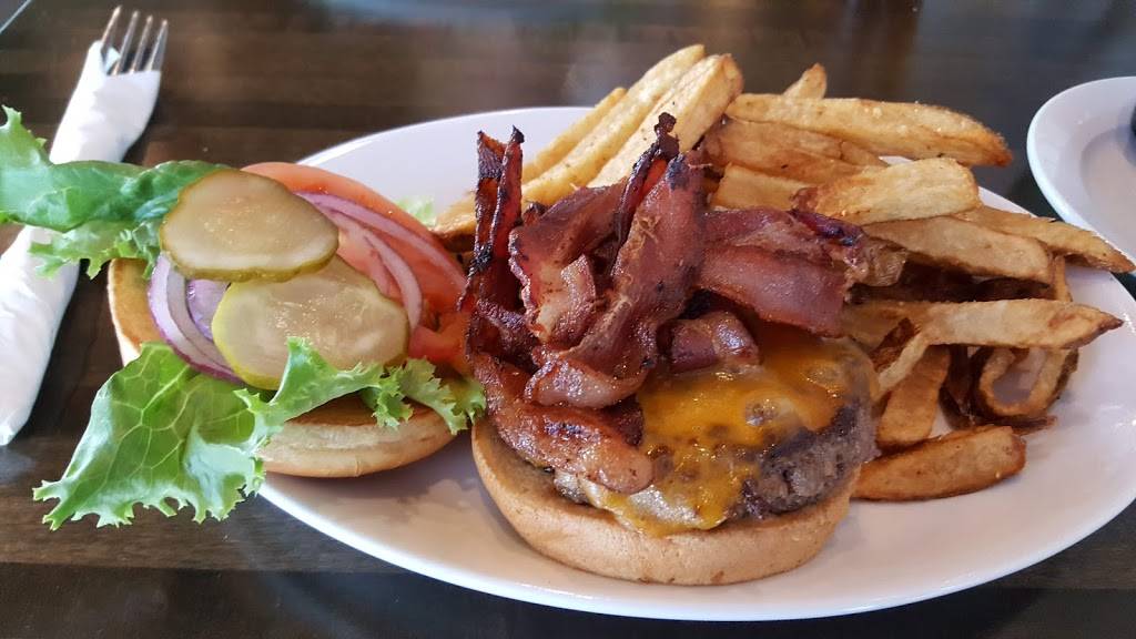 Lucys Burgers | restaurant | 1190 County Rd J #700, White Bear Lake, MN 55127, USA | 6517567788 OR +1 651-756-7788