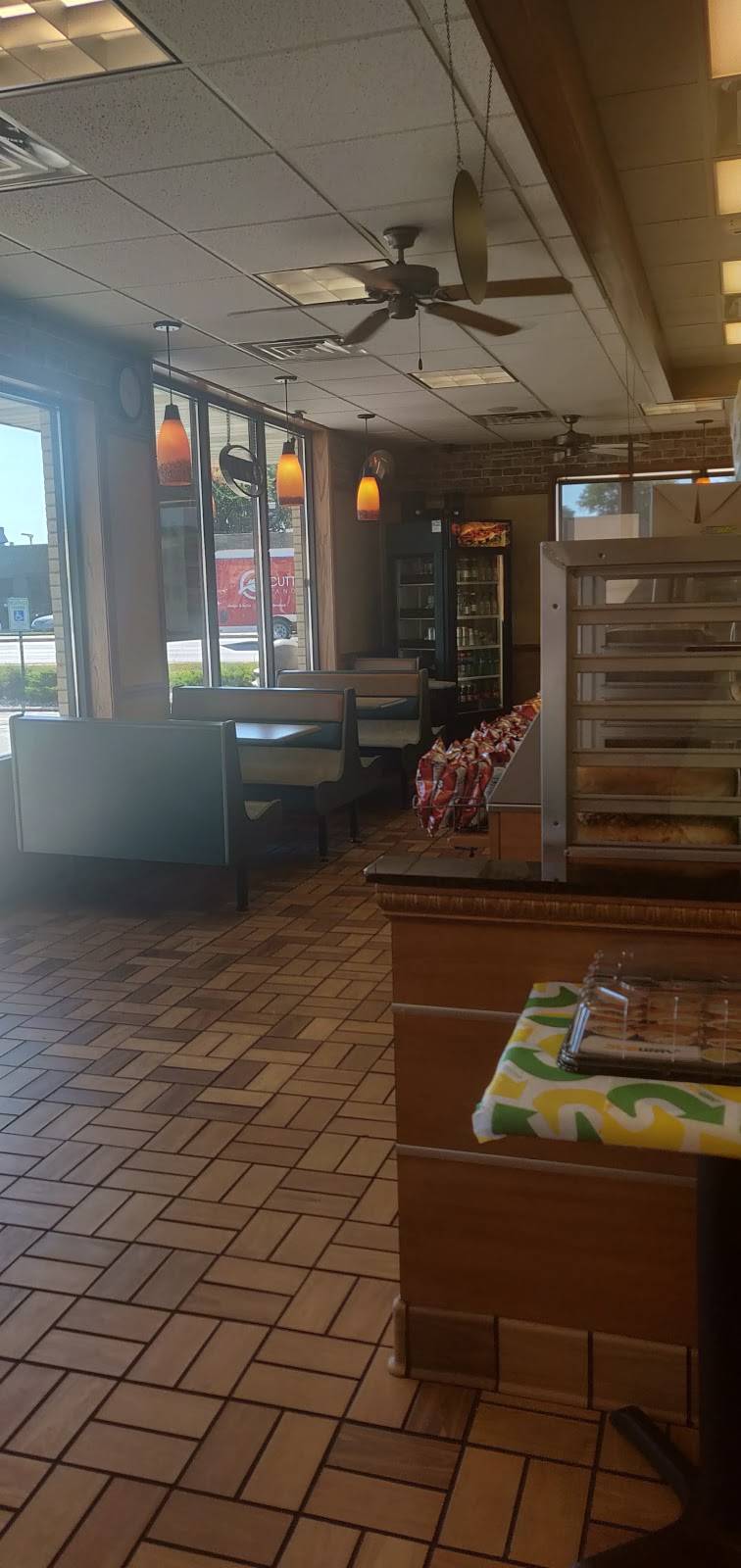 Subway Restaurants | restaurant | 9515 Indianapolis Blvd, Highland, IN 46322, USA | 2199229520 OR +1 219-922-9520