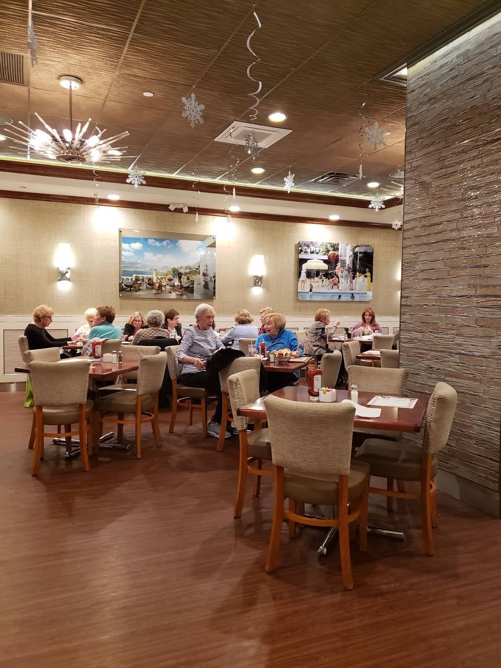 Towers on the Green Restaurant and Venue | restaurant | 272-48 Grand Central Pkwy, Queens, NY 11005, USA | 7188798920 OR +1 718-879-8920