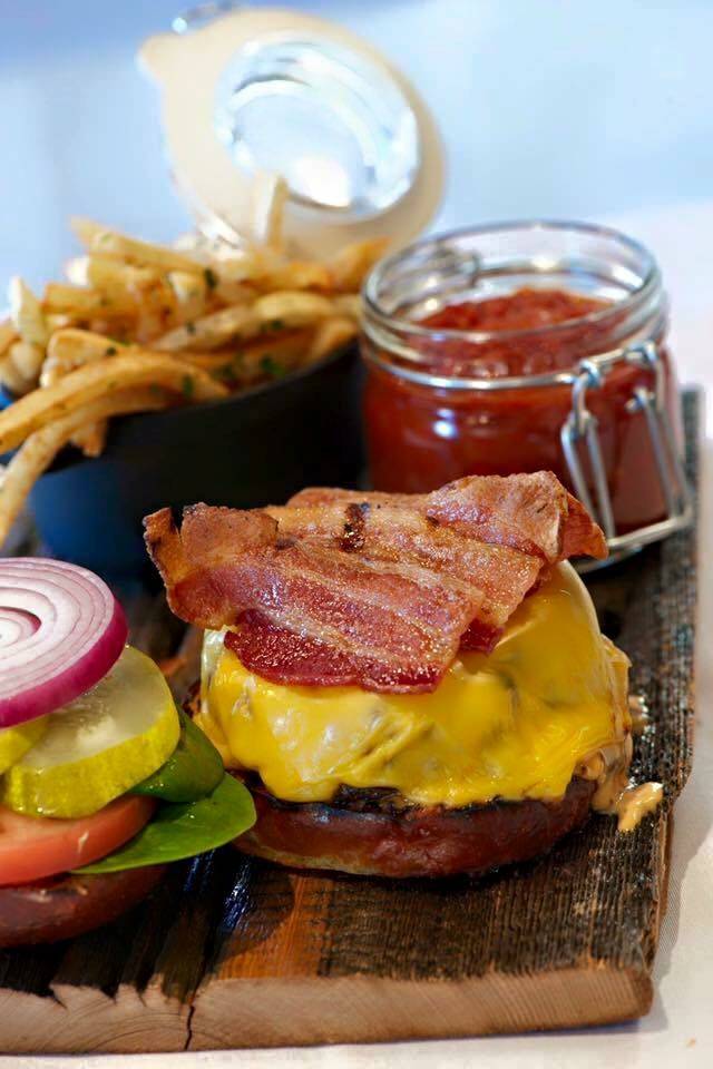 South End | restaurant | 36 Pine St, New Canaan, CT 06840, USA | 2039665200 OR +1 203-966-5200