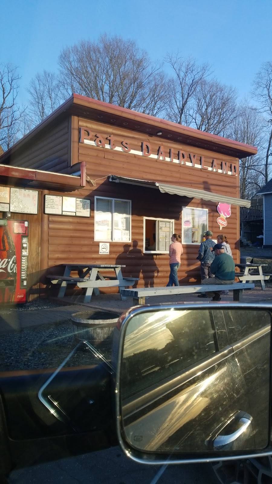 Pats Dairyland | restaurant | 55 South St, Dover-Foxcroft, ME 04426, USA | 2075642520 OR +1 207-564-2520