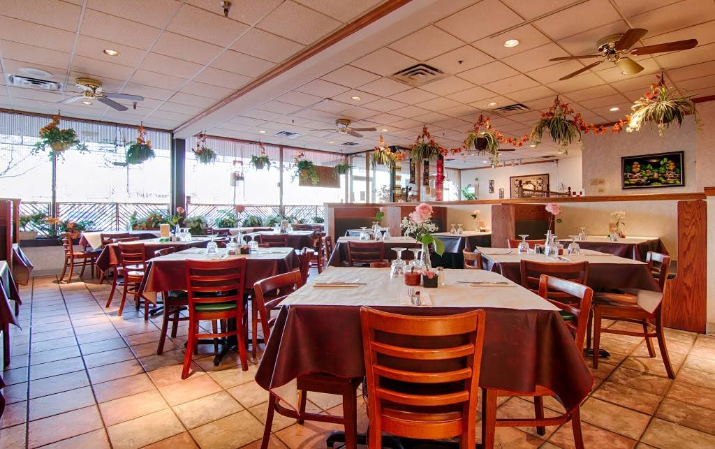 Thai Garden | restaurant | 225 W Golf Rd, Schaumburg, IL 60195, USA | 8475191770 OR +1 847-519-1770