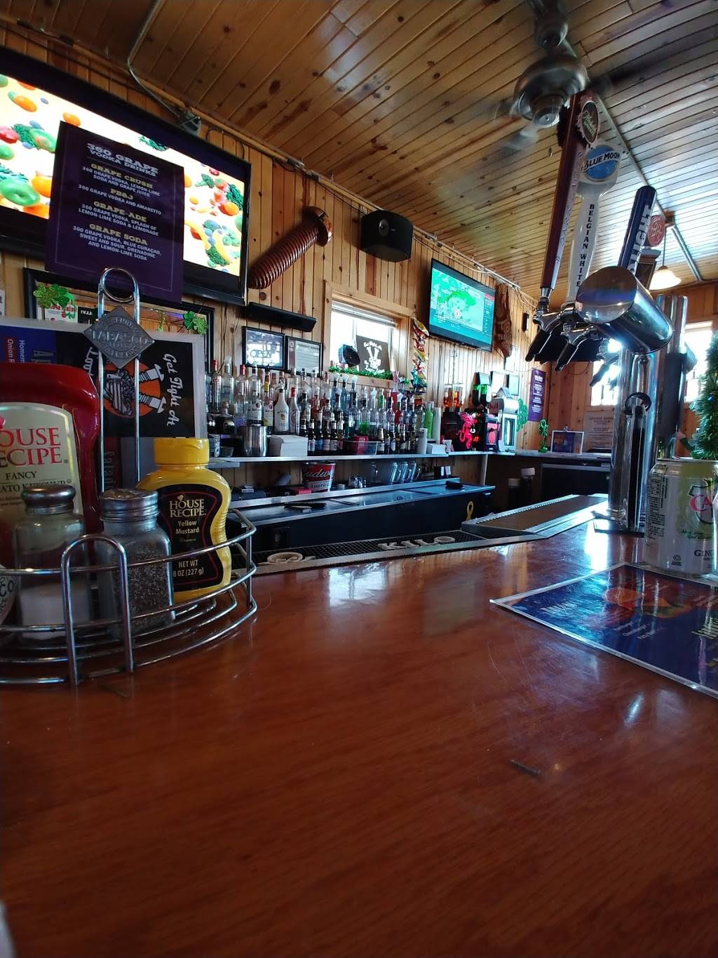 Loose Screw | restaurant | 45 Church St, German Valley, IL 61039, USA | 8153622707 OR +1 815-362-2707