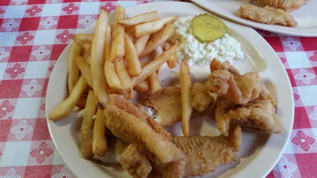 Twin Tops Fish Camp | restaurant | 4574 S New Hope Rd, Gastonia, NC 28056, USA | 7048252490 OR +1 704-825-2490