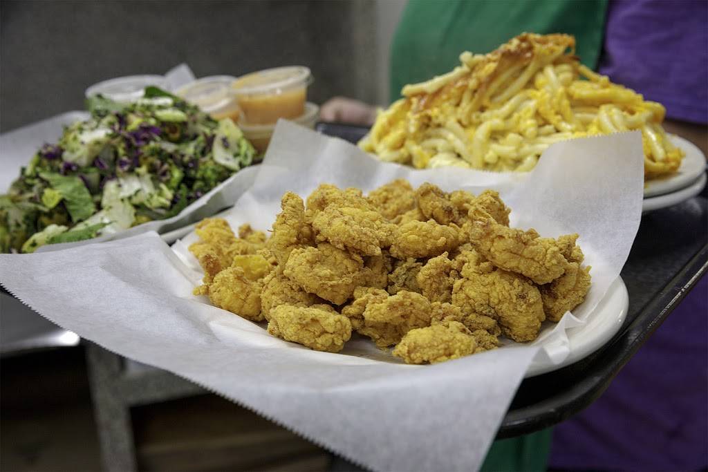 Rocky & Carlos Restaurant & Bar | restaurant | 613 W St Bernard Hwy, Chalmette, LA 70043, USA | 5042798323 OR +1 504-279-8323