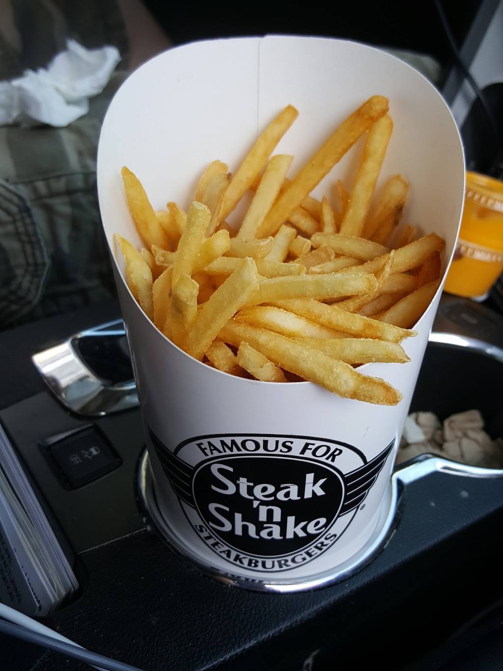 Steak n Shake | restaurant | 630 S Sutton Rd, Streamwood, IL 60107, USA | 6304978109 OR +1 630-497-8109