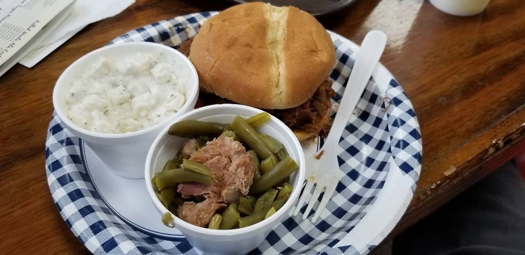 Holy Smokes Bar-B-Que & Catering | restaurant | 7508 Preston Hwy, Louisville, KY 40219, USA | 5029685657 OR +1 502-968-5657