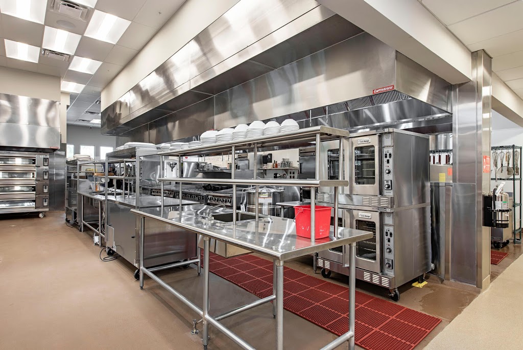 Lulus Kitchen at St. Matthews House | restaurant | 2125 Airport-Pulling Rd S, Naples, FL 34112, USA | 2397745858 OR +1 239-774-5858