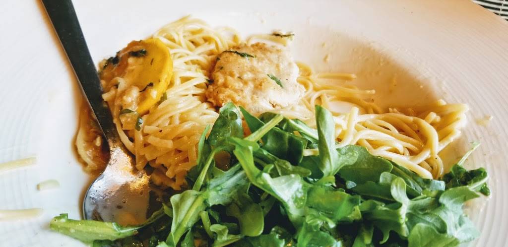 California Pizza Kitchen at Burbank | restaurant | 601 N San Fernando Blvd, Burbank, CA 91502, USA | 8189722589 OR +1 818-972-2589