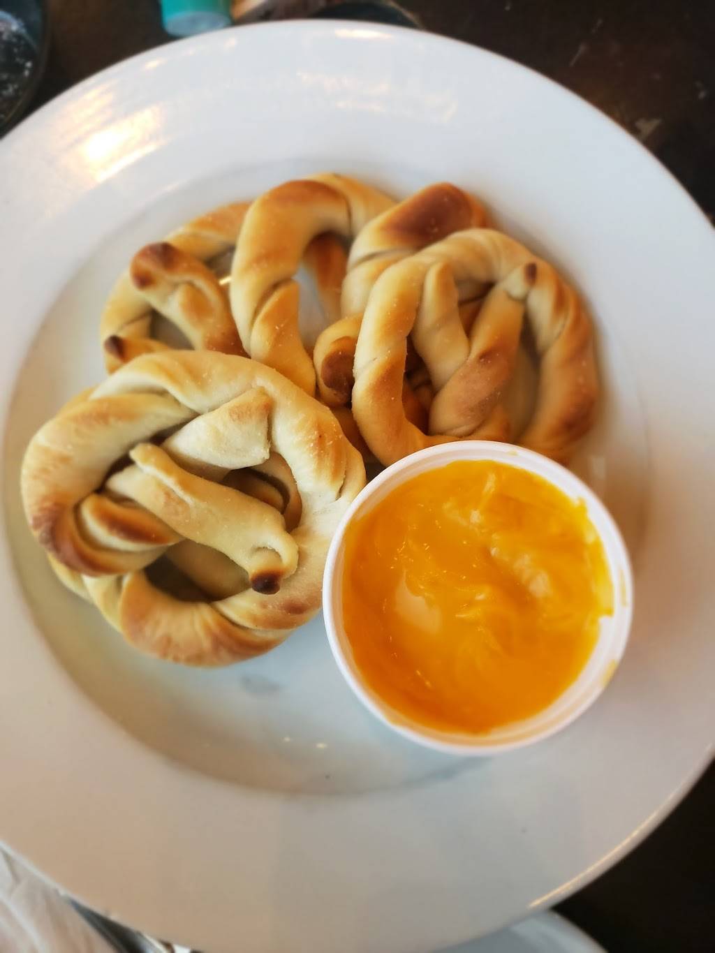 Johnny Malloys Sports Pub | restaurant | 10347 Bonita Beach Rd SE #101, Bonita Springs, FL 34135, USA | 2399925000 OR +1 239-992-5000