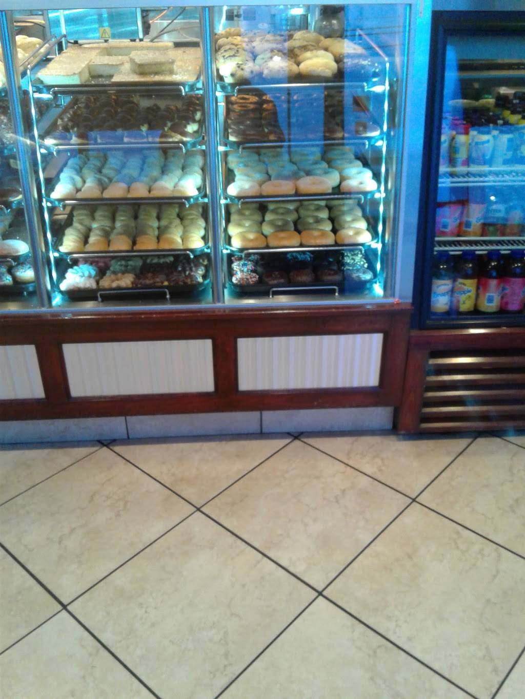 Yum Yum Donuts | cafe | North Hollywood, CA 91606, USA | 8185063199 OR +1 818-506-3199